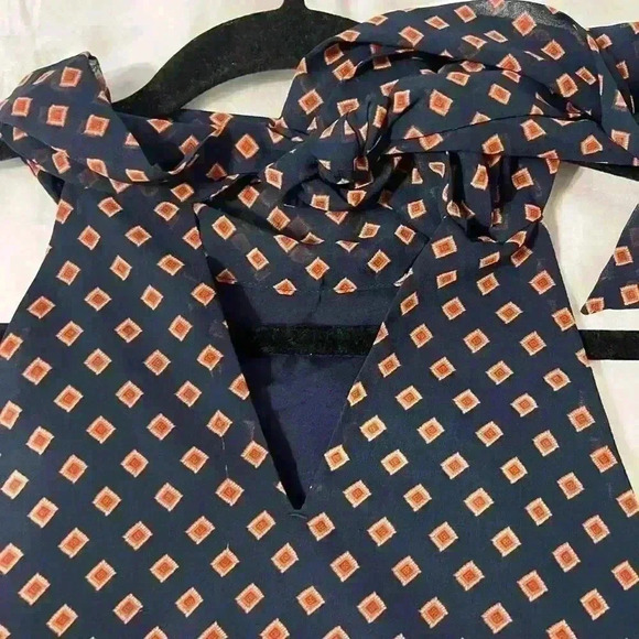 Banana Republic BACK BOW BLOUSE - Picture 4 of 6